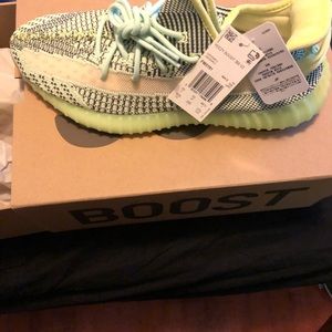Adidas Yeezy Boost 350 v2 Size 10.5 Yeezreel
